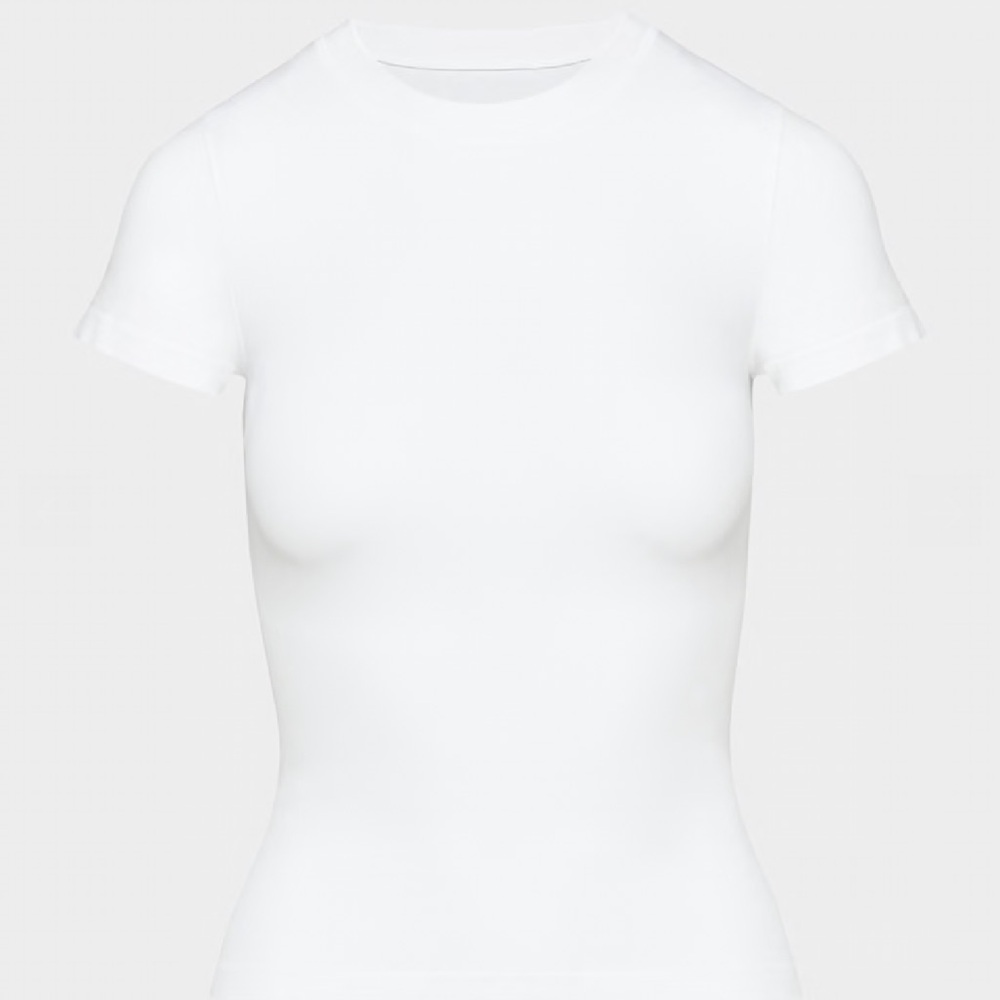 Aritzia White Seamless Willow T shirt